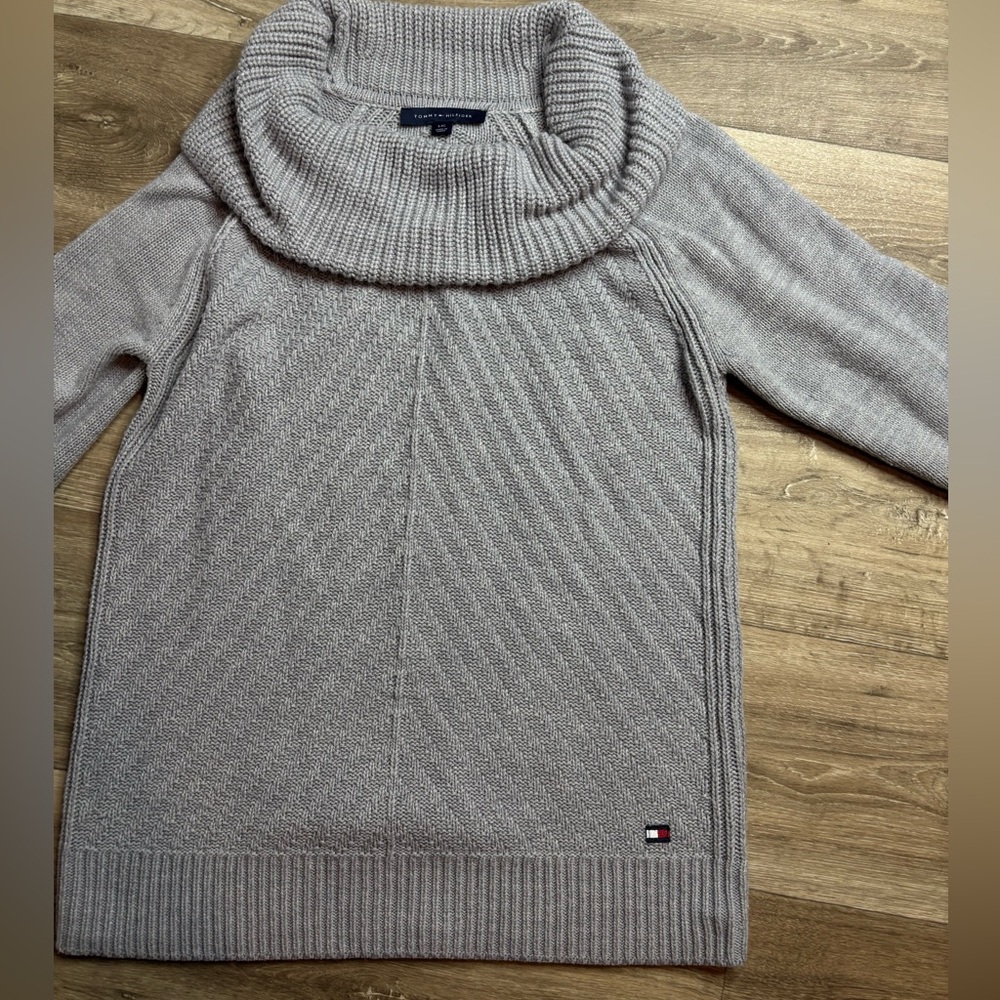 Tommy Hilfiger Women's Cowl Neck Sweater in Light Gray